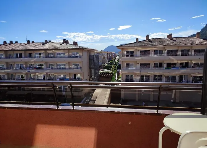 Con Piscina Y Muy Luminoso Appartamento